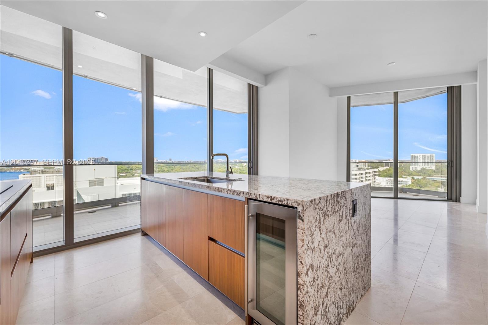 175 SE 25th Rd #1203 Miami, FL 33129