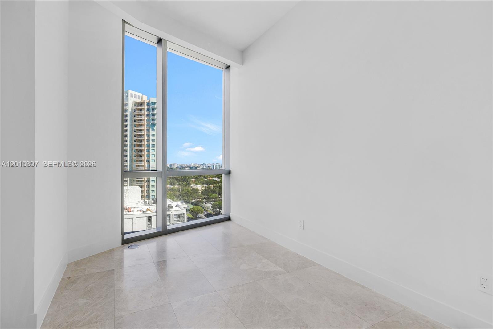 175 SE 25th Rd #1203 Miami, FL 33129