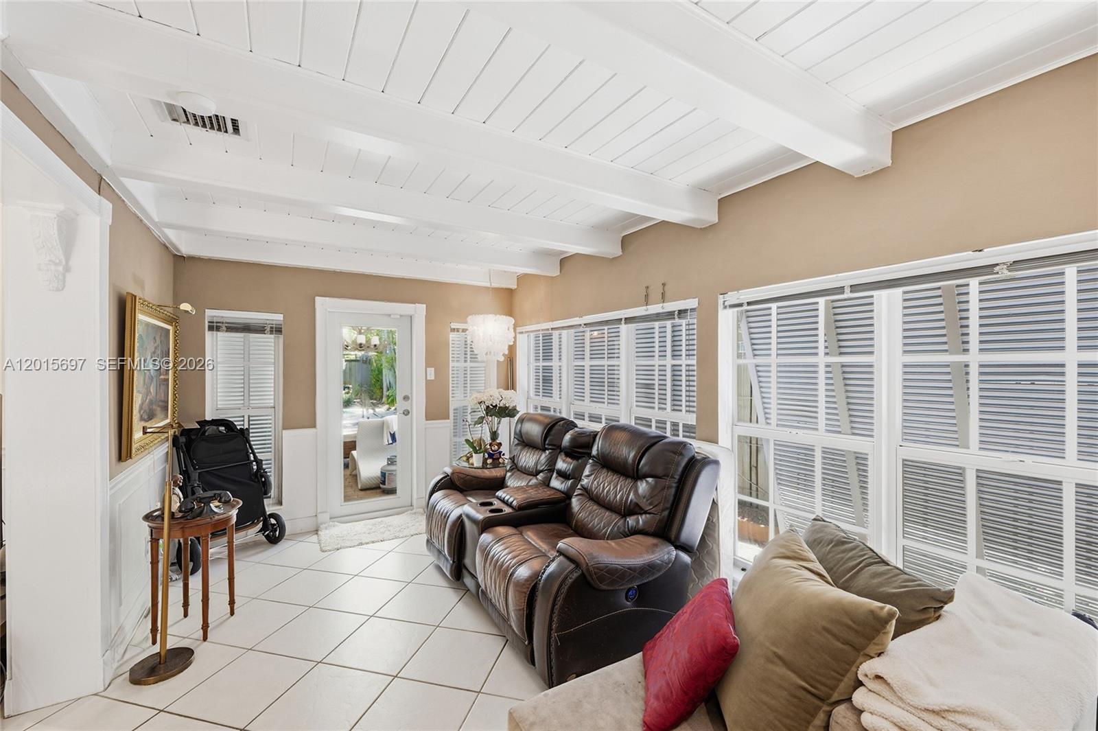 636 NE 17th Ter Fort Lauderdale, FL 33304