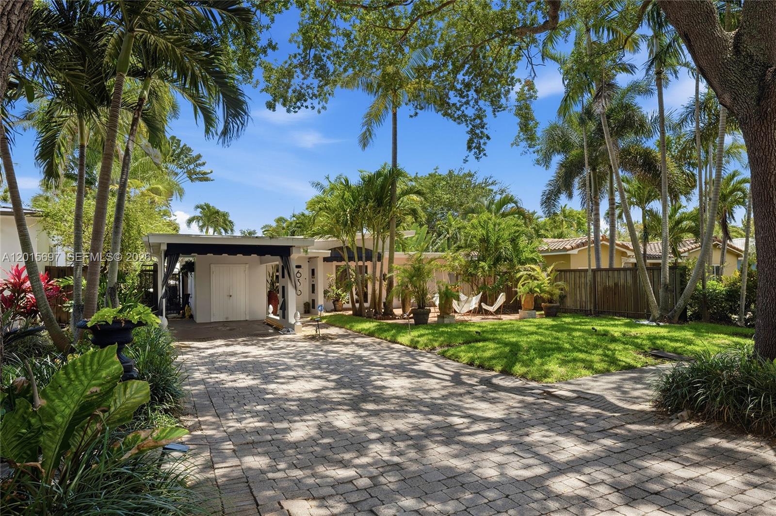 636 NE 17th Ter Fort Lauderdale, FL 33304