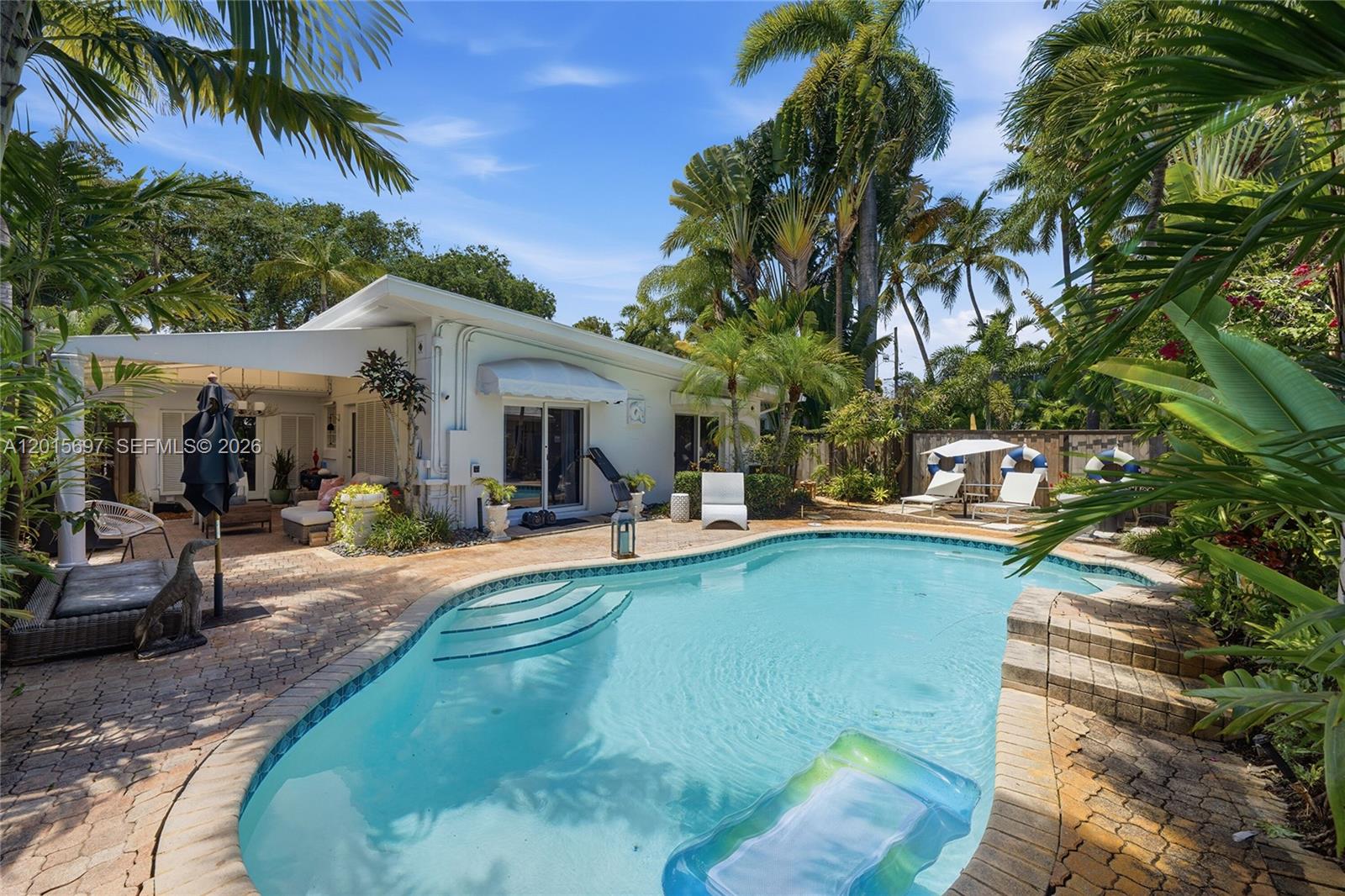636 NE 17th Ter Fort Lauderdale, FL 33304
