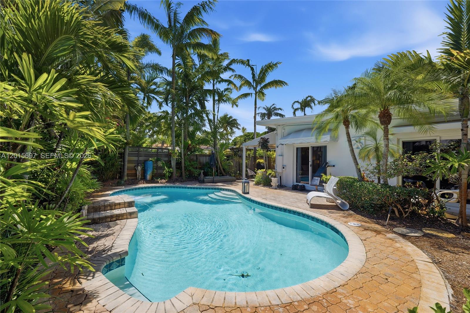 636 NE 17th Ter Fort Lauderdale, FL 33304