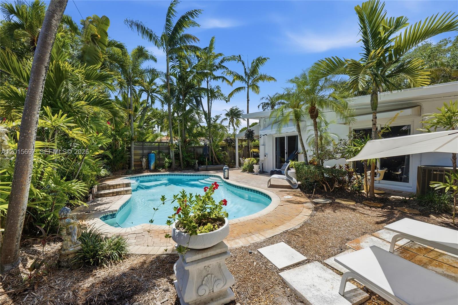 636 NE 17th Ter Fort Lauderdale, FL 33304
