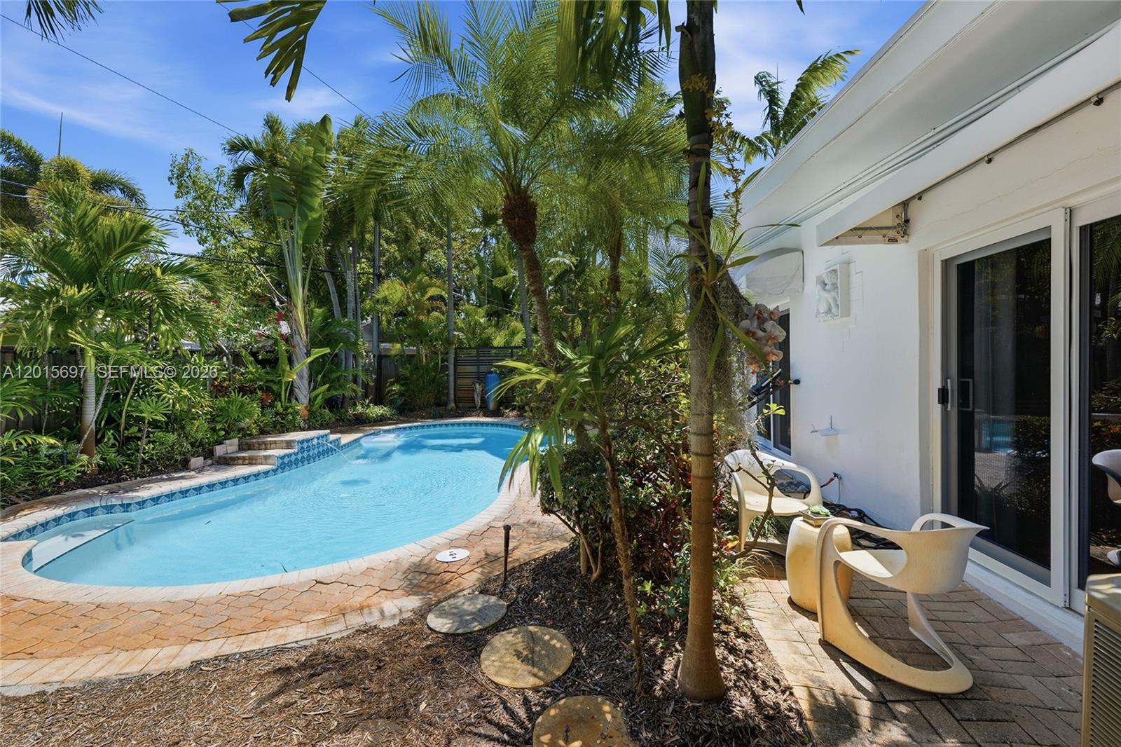 636 NE 17th Ter Fort Lauderdale, FL 33304