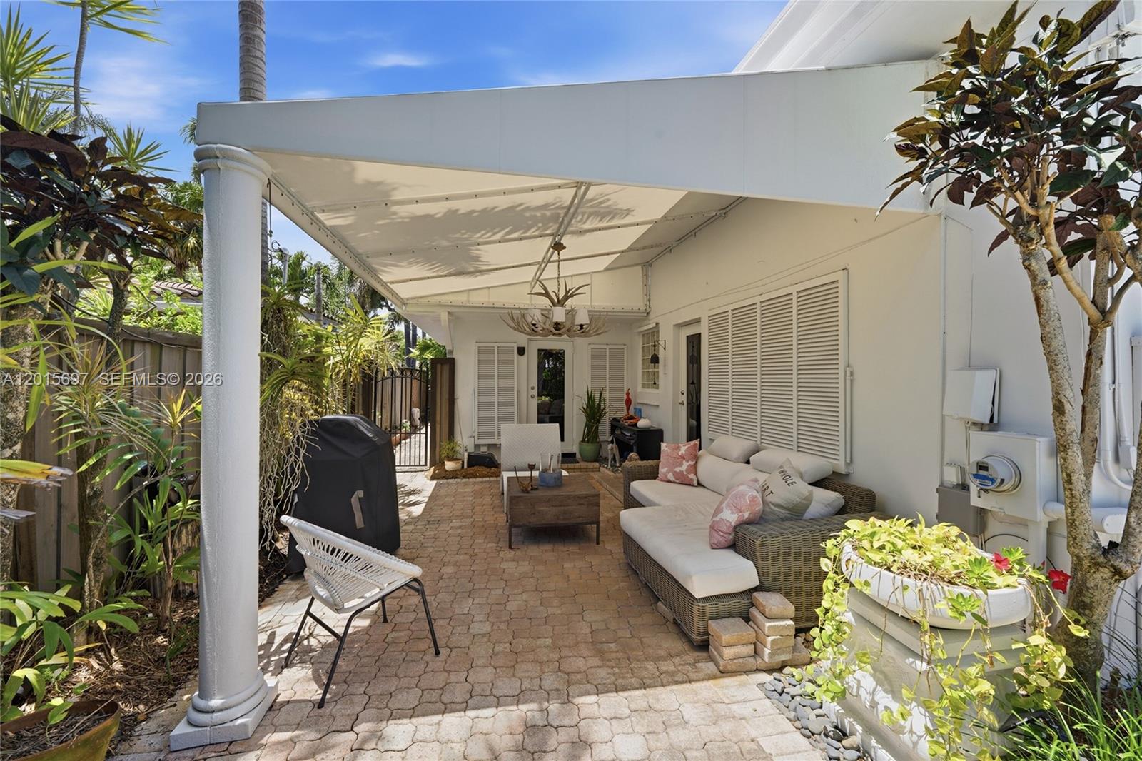 636 NE 17th Ter Fort Lauderdale, FL 33304