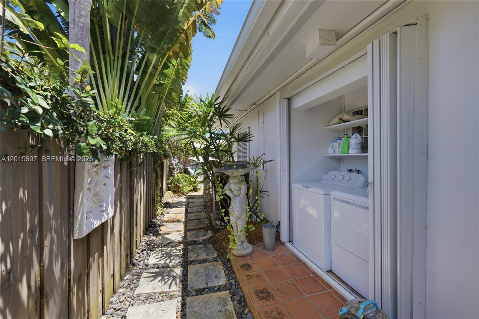 636 NE 17th Ter Fort Lauderdale, FL 33304