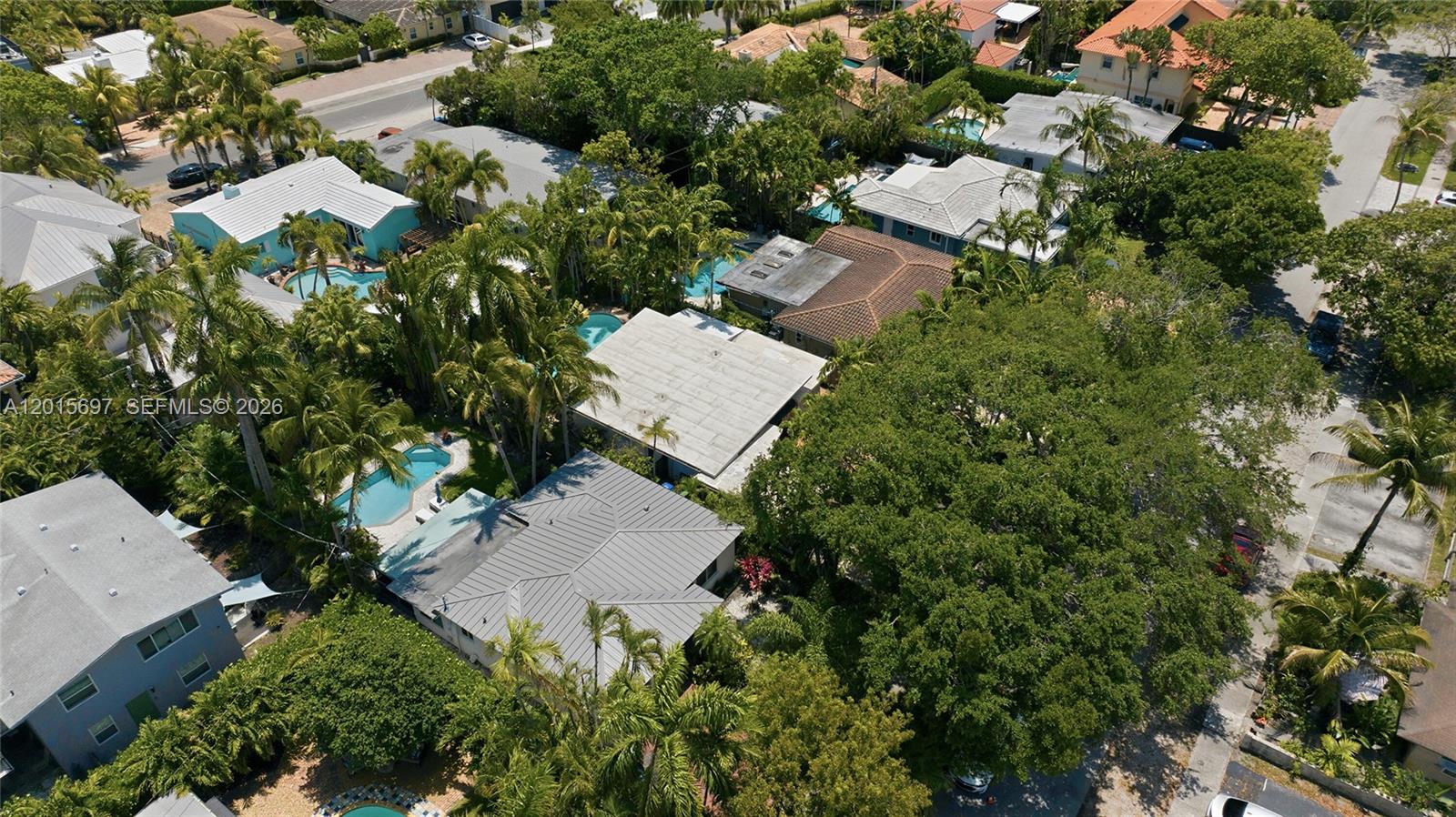 636 NE 17th Ter Fort Lauderdale, FL 33304