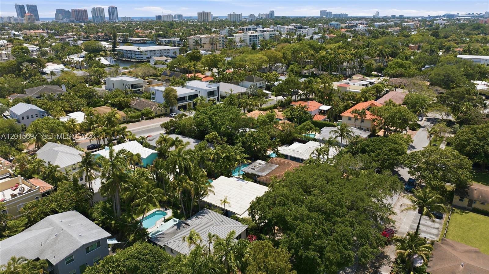 636 NE 17th Ter Fort Lauderdale, FL 33304
