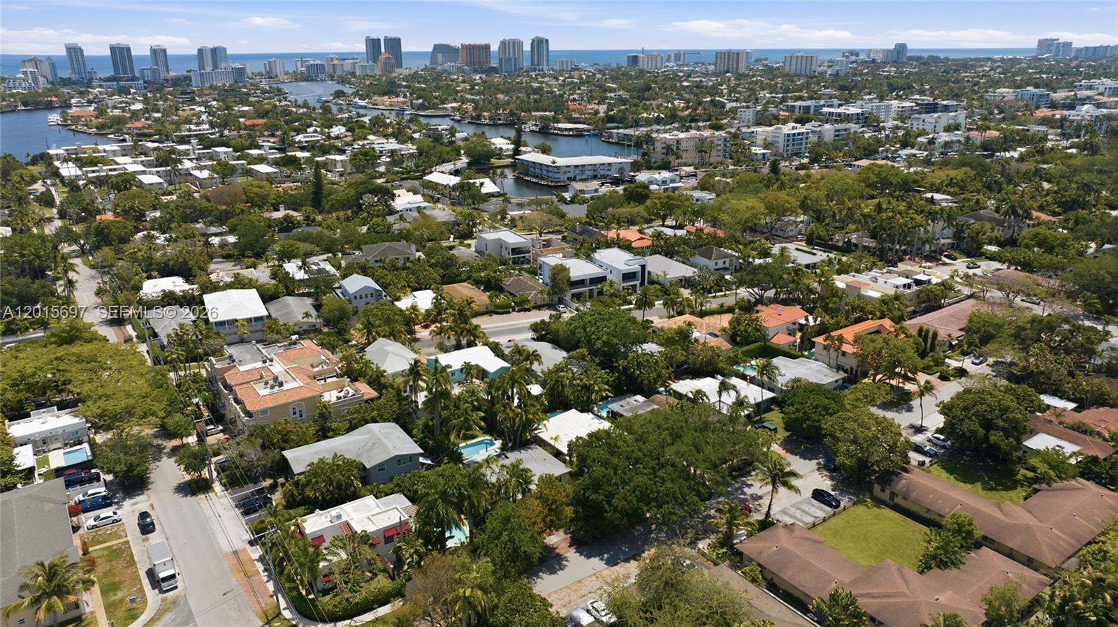 636 NE 17th Ter Fort Lauderdale, FL 33304
