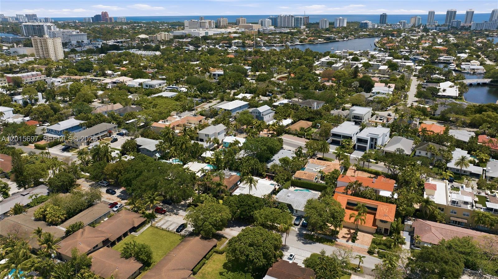 636 NE 17th Ter Fort Lauderdale, FL 33304