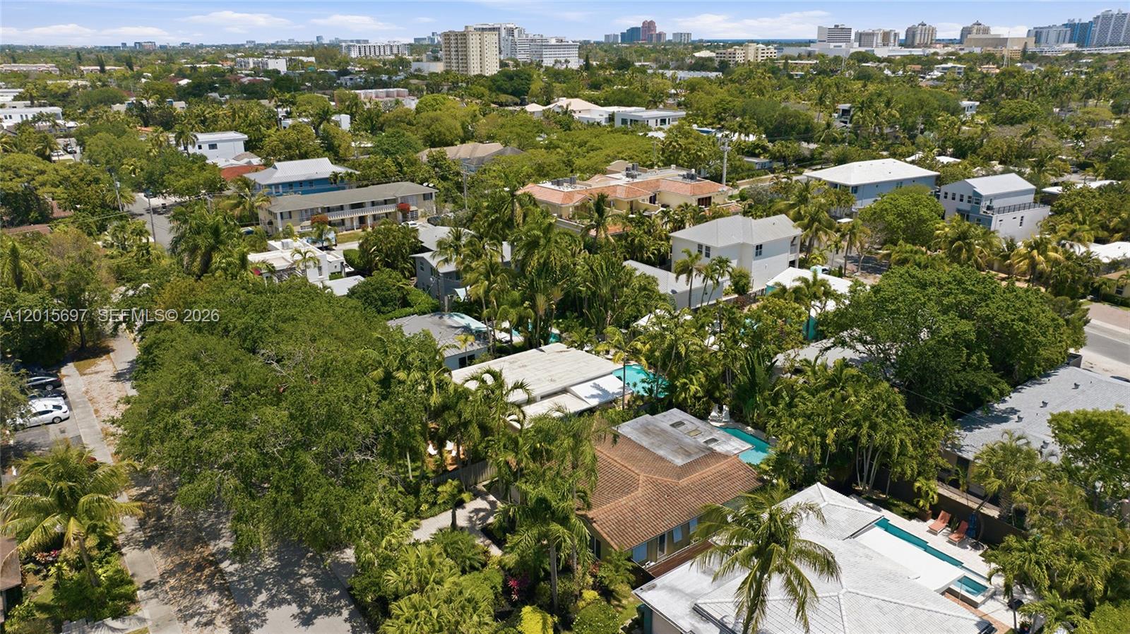 636 NE 17th Ter Fort Lauderdale, FL 33304