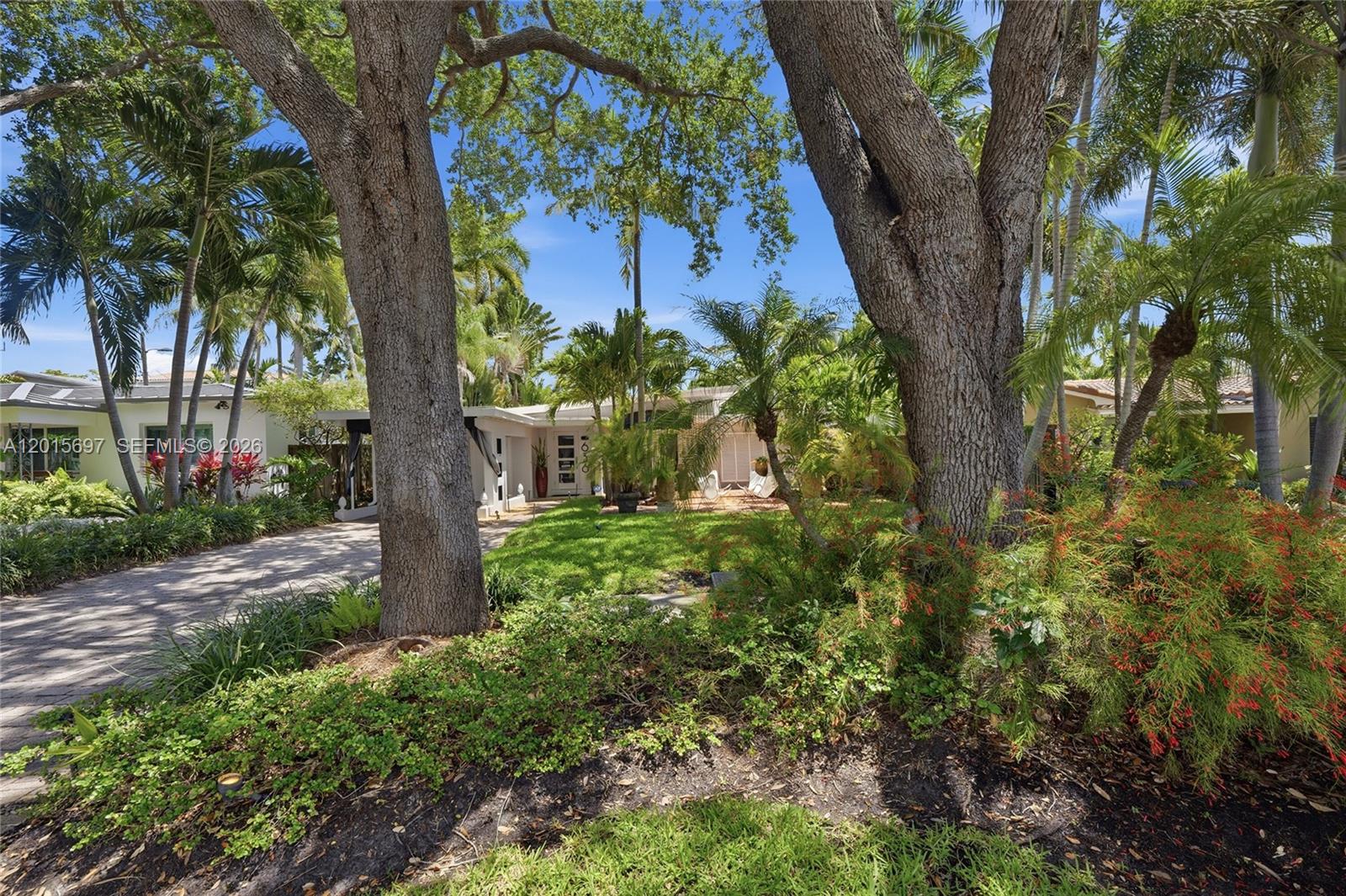 636 NE 17th Ter Fort Lauderdale, FL 33304