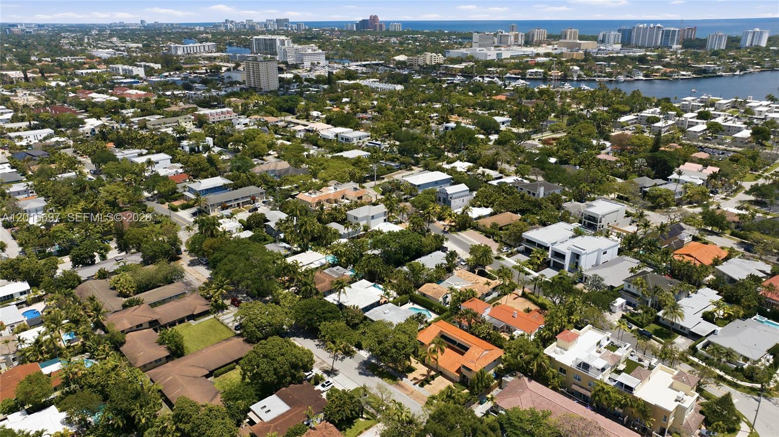 636 NE 17th Ter Fort Lauderdale, FL 33304