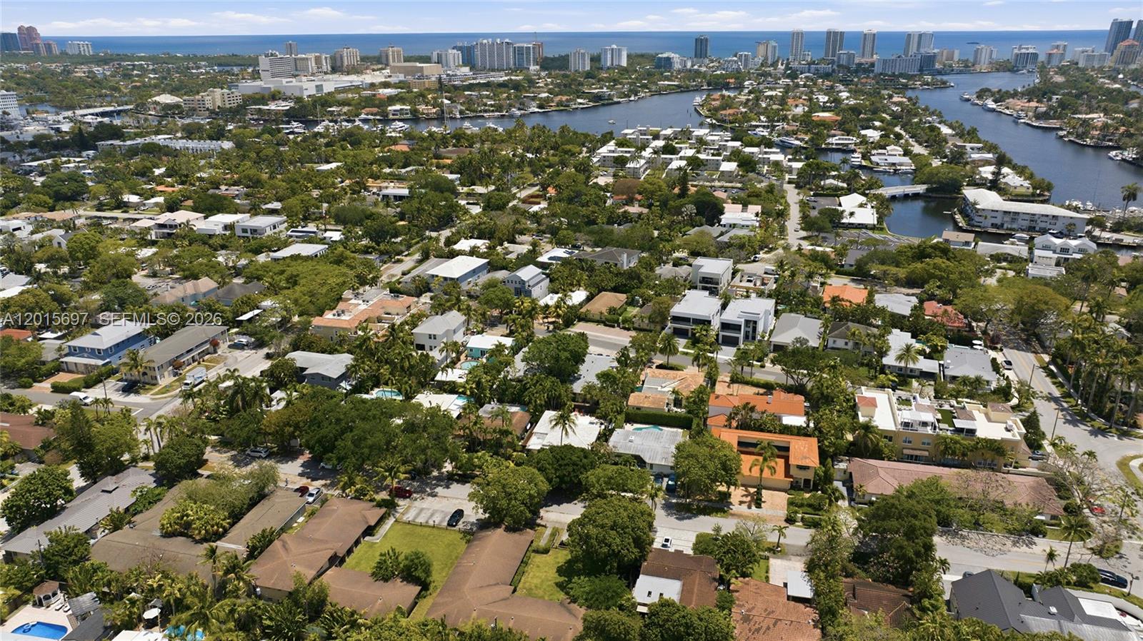 636 NE 17th Ter Fort Lauderdale, FL 33304