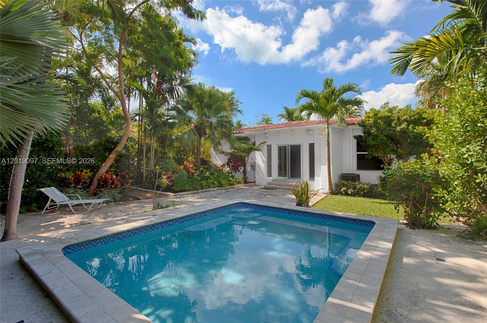 745 Lakeview Dr Miami Beach, FL 33140