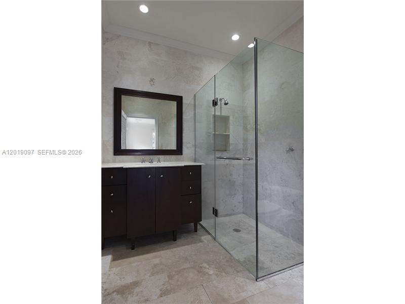 745 Lakeview Dr Miami Beach, FL 33140