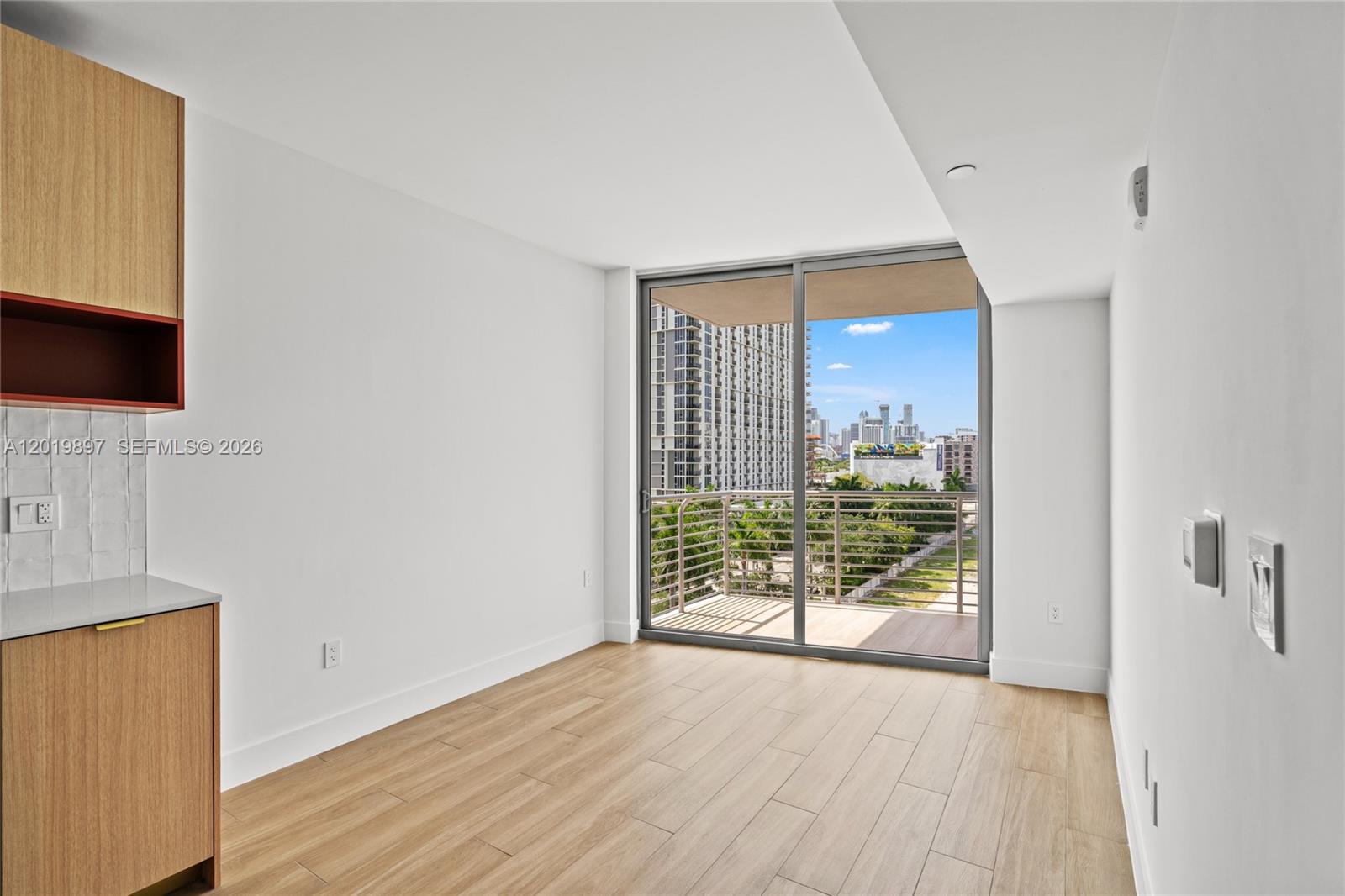 90 NE 32nd St #627 Miami, FL 33137