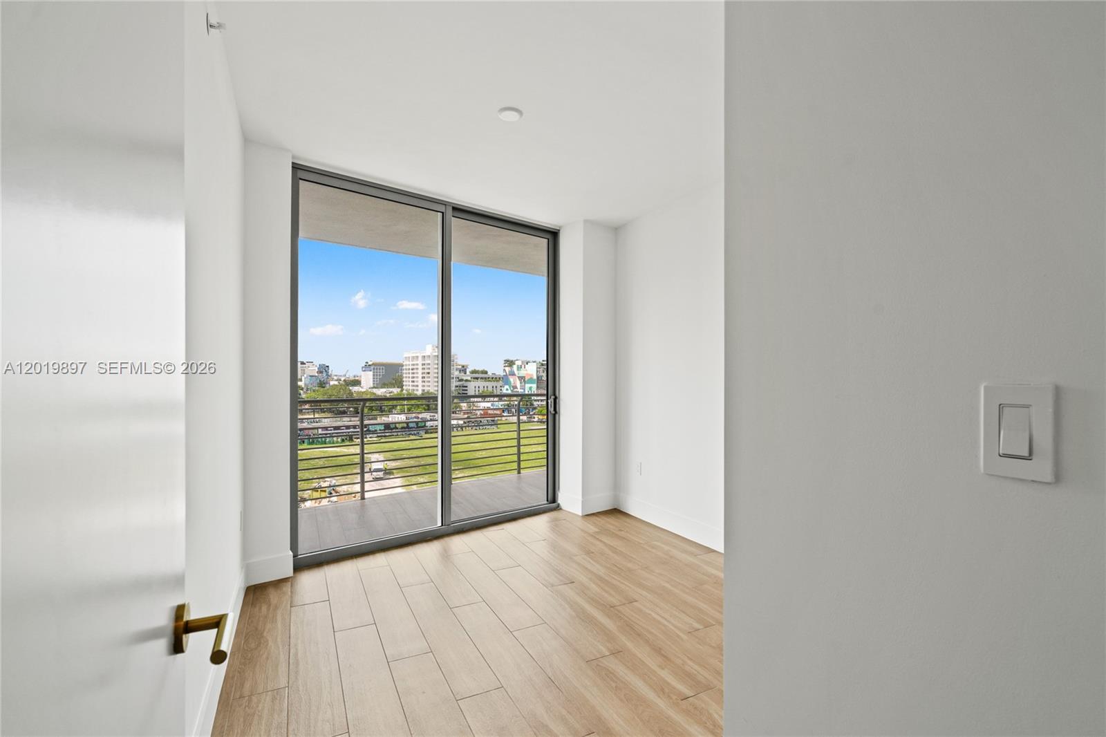 90 NE 32nd St #627 Miami, FL 33137