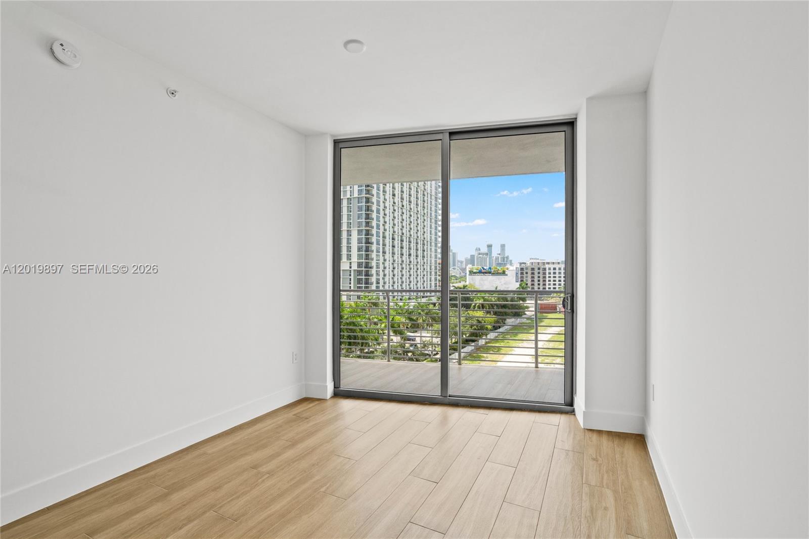 90 NE 32nd St #627 Miami, FL 33137