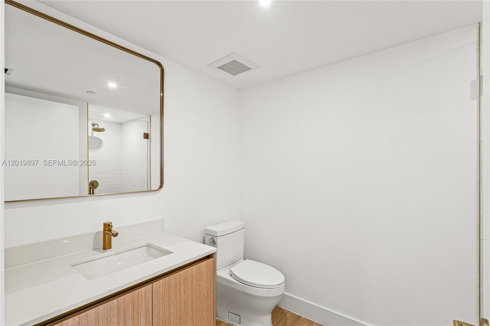 90 NE 32nd St #627 Miami, FL 33137