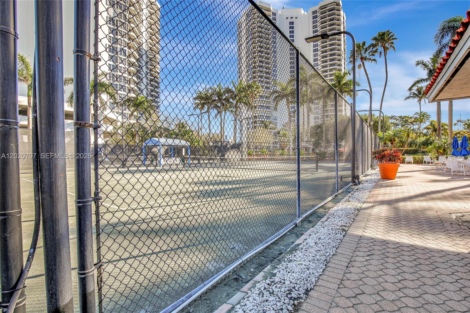 19101 NE 36th Ct #402 Aventura, FL 33180