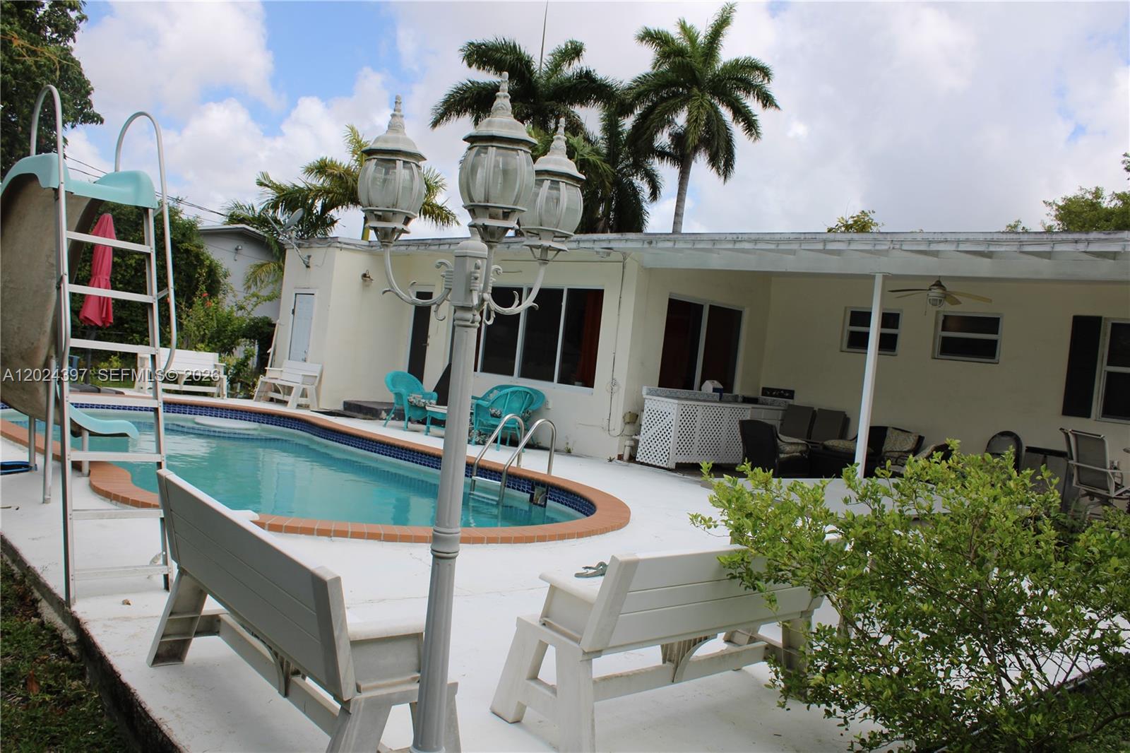 8450 SW 28th St Miami, FL 33155