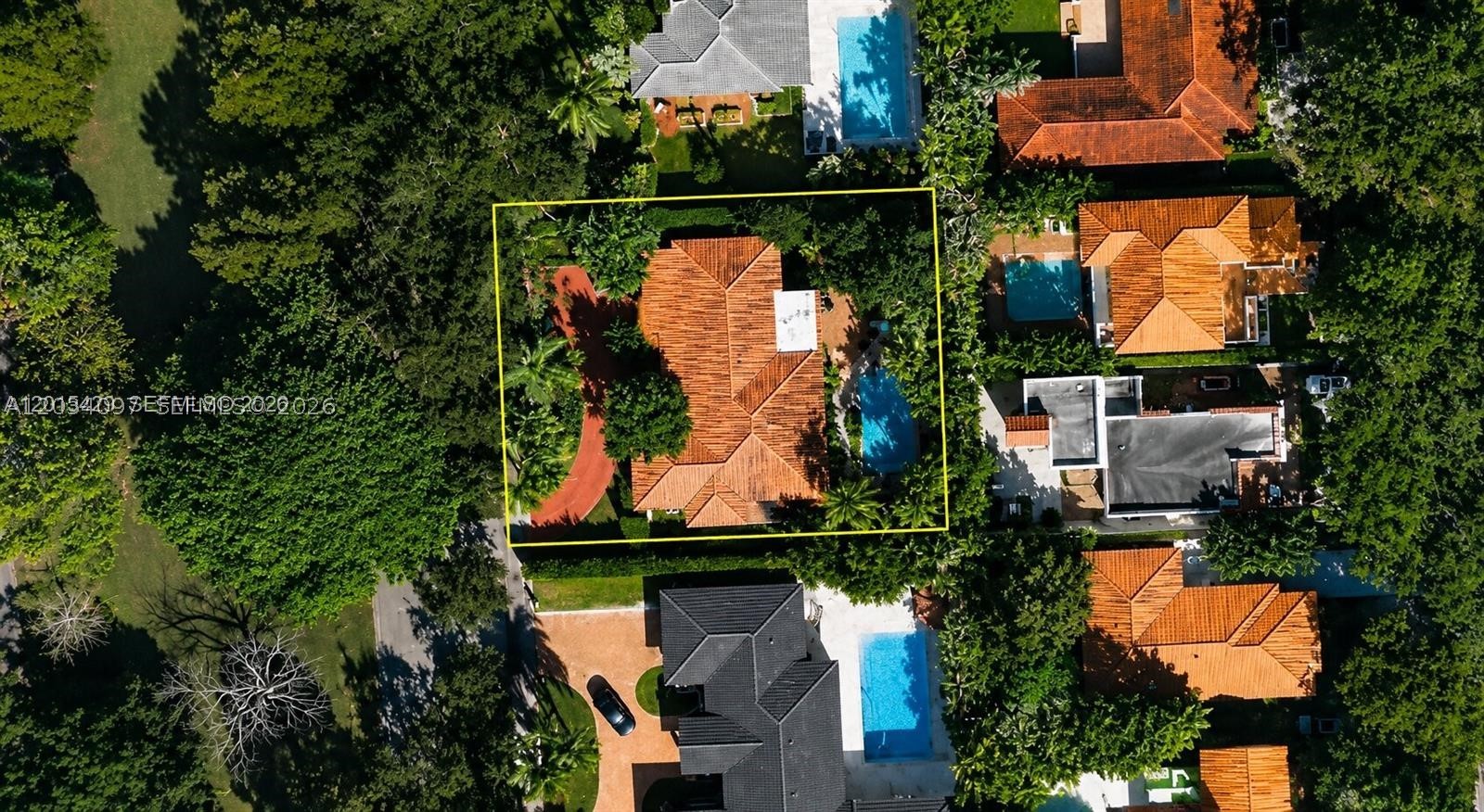 1915 Country #Prado Coral Gables, FL 33134