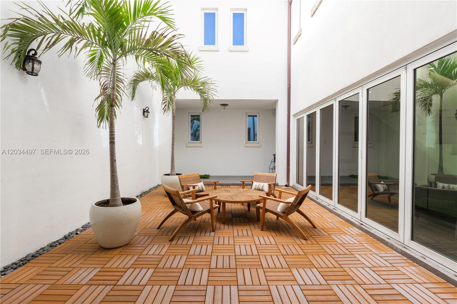 533 Anastasia #533 Coral Gables, FL 33134