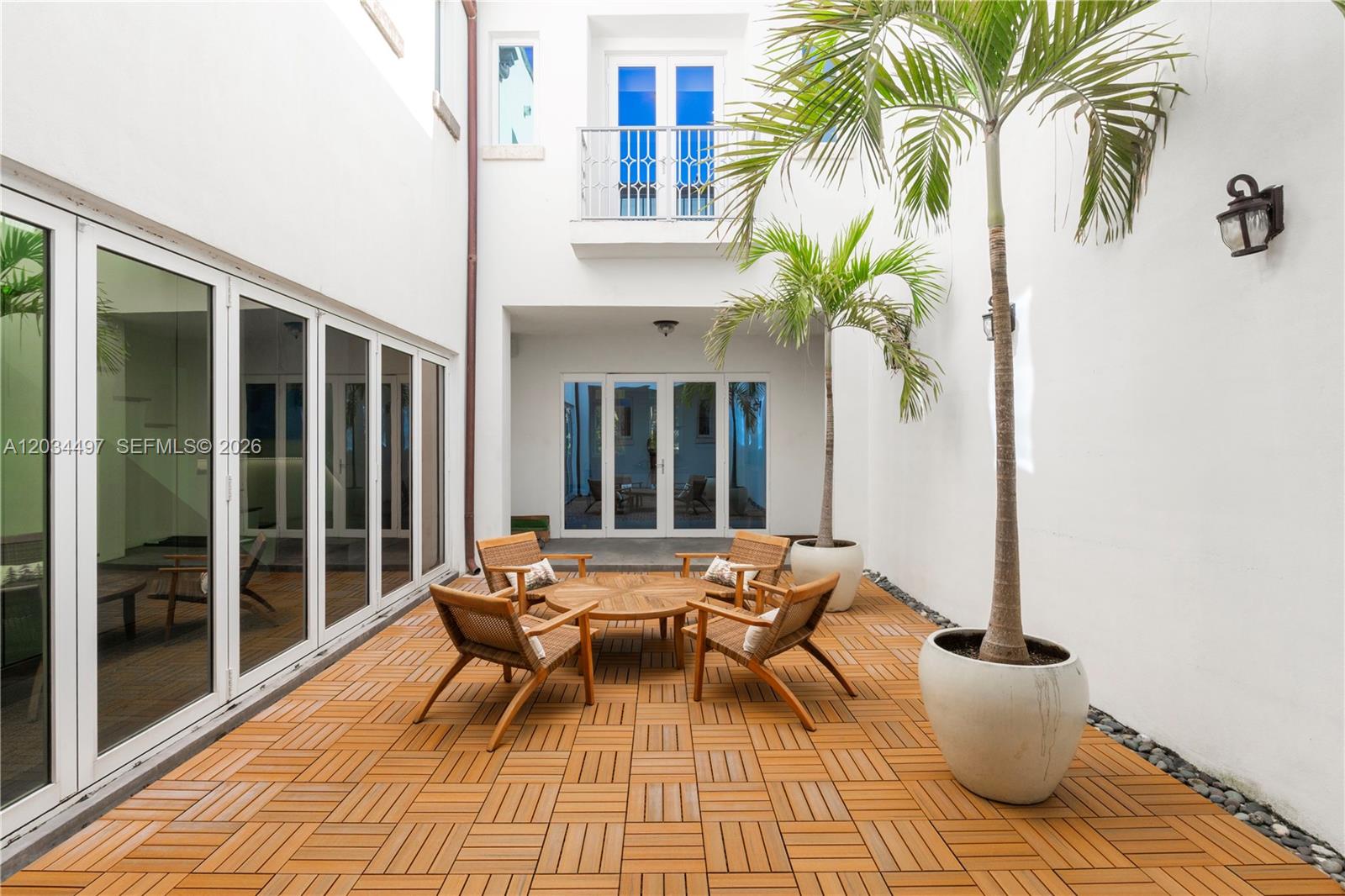 533 Anastasia #533 Coral Gables, FL 33134