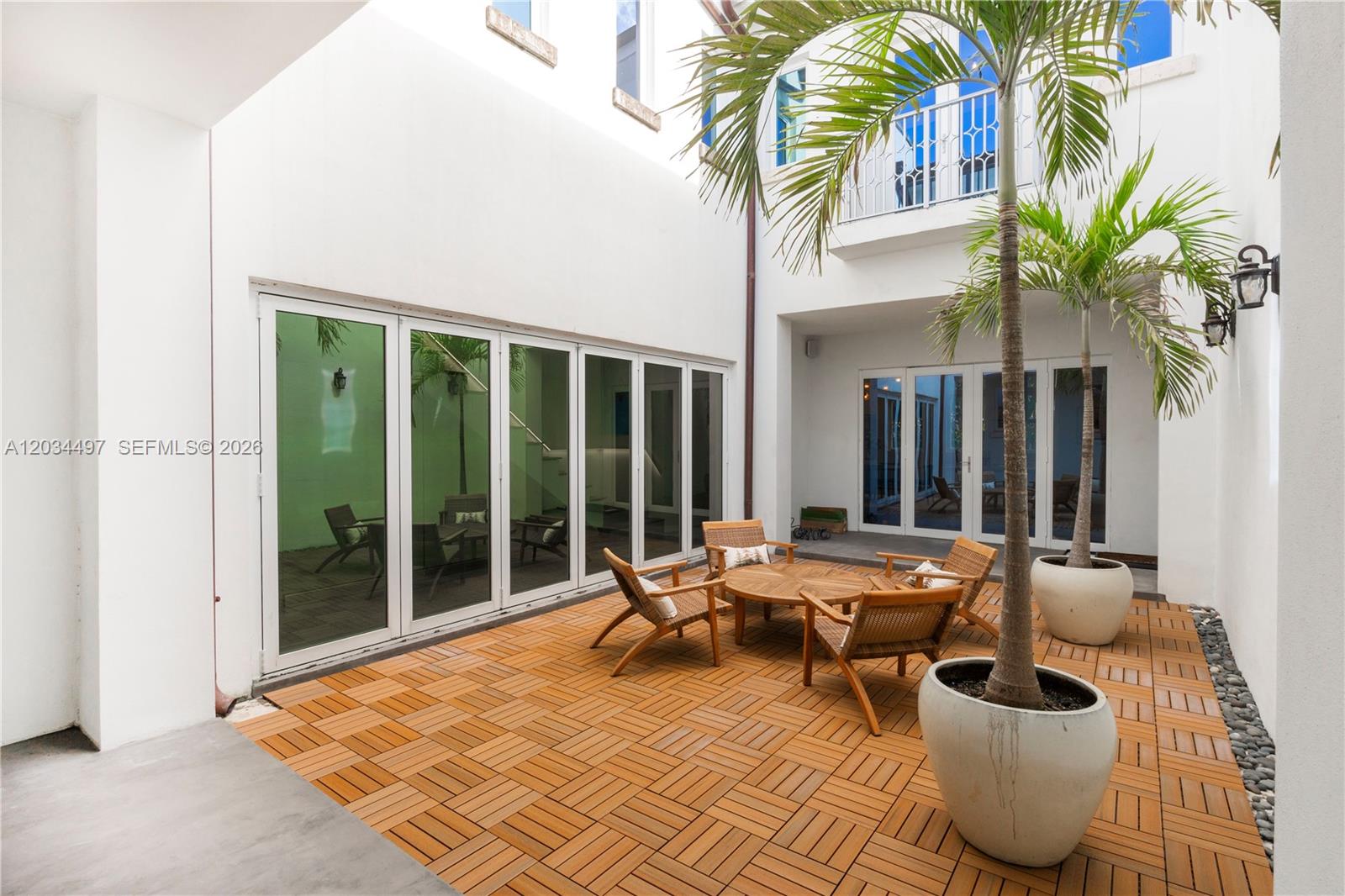 533 Anastasia #533 Coral Gables, FL 33134