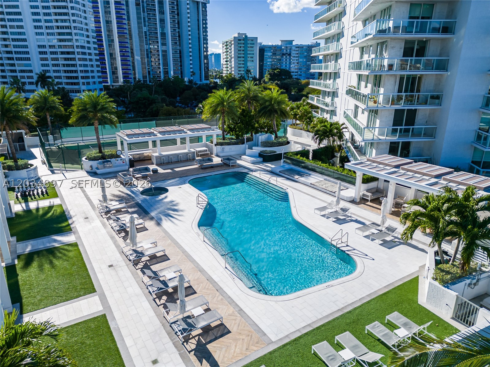 10 Venetian Way #PH04 Miami Beach, FL 33139