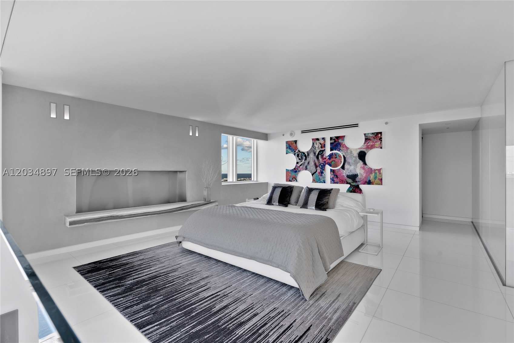 10 Venetian Way #PH04 Miami Beach, FL 33139