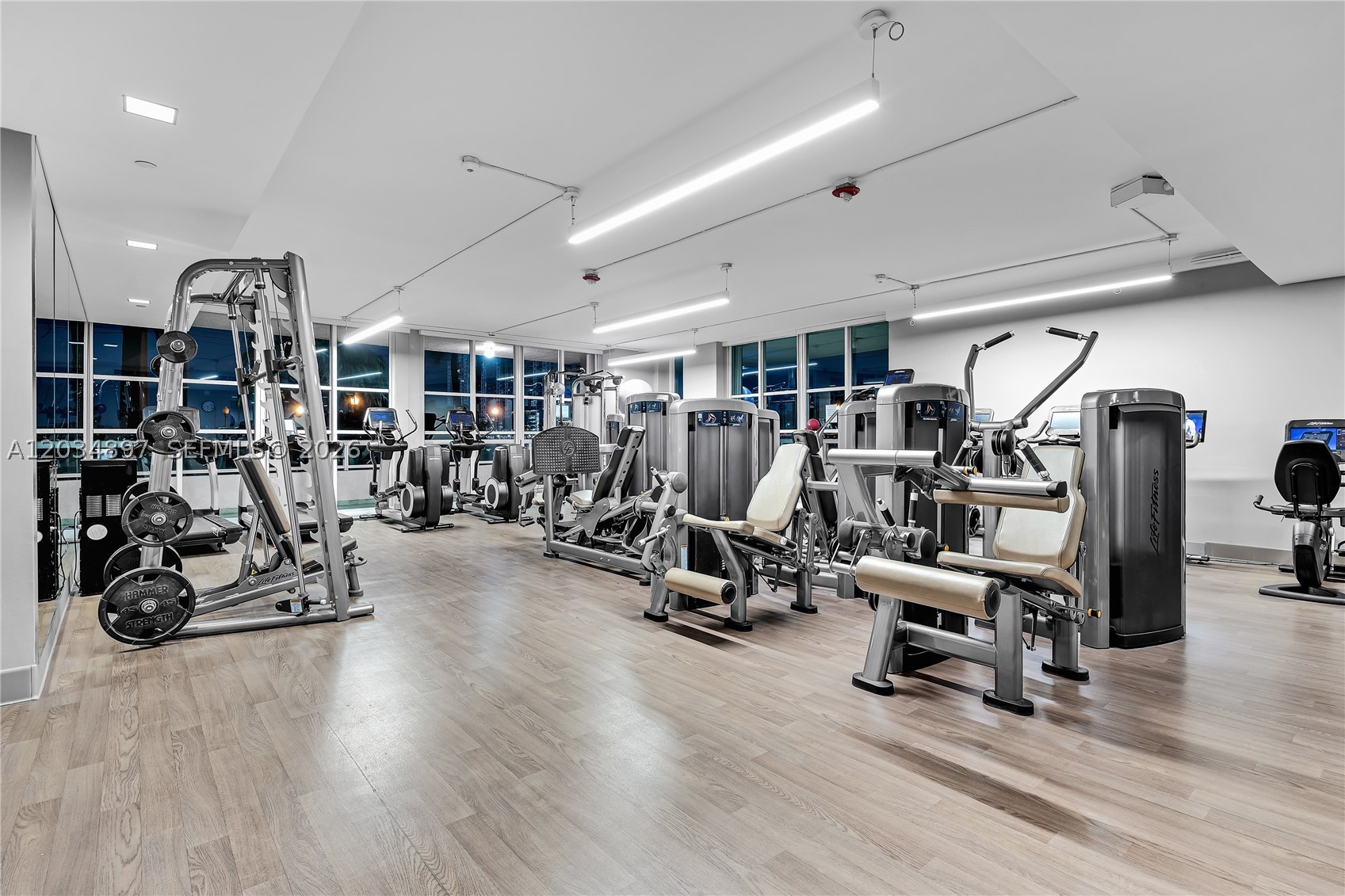 10 Venetian Way #PH04 Miami Beach, FL 33139