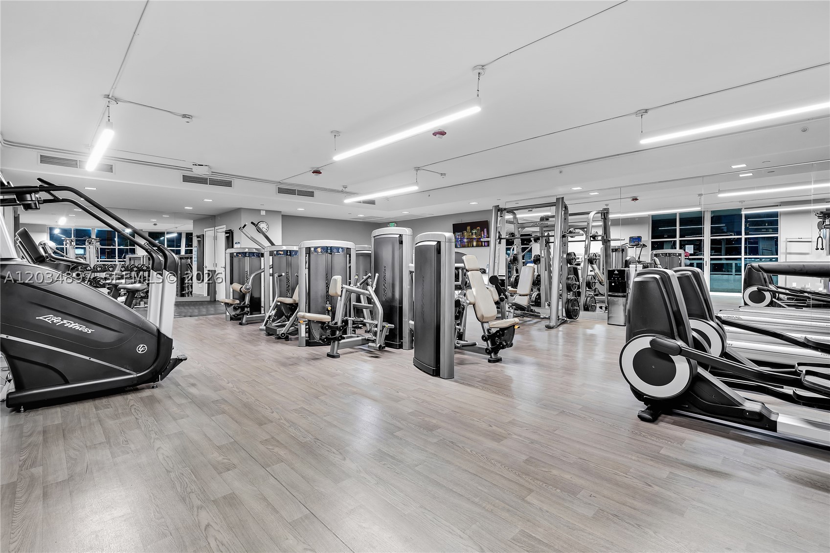 10 Venetian Way #PH04 Miami Beach, FL 33139