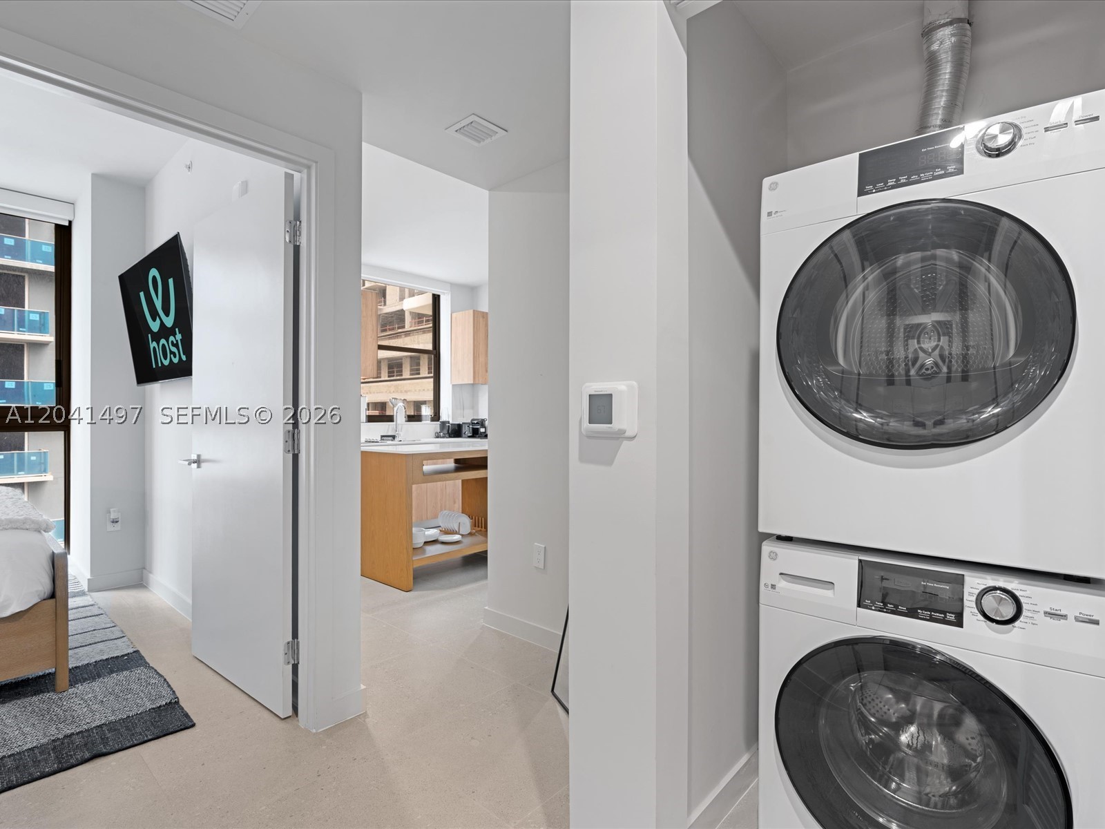 11 NE 6th St #807 Miami, FL 33132
