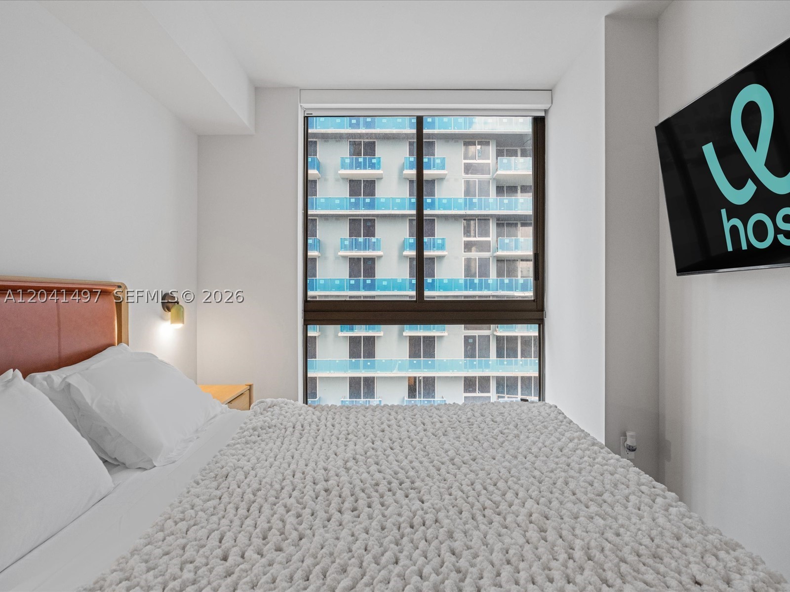 11 NE 6th St #807 Miami, FL 33132