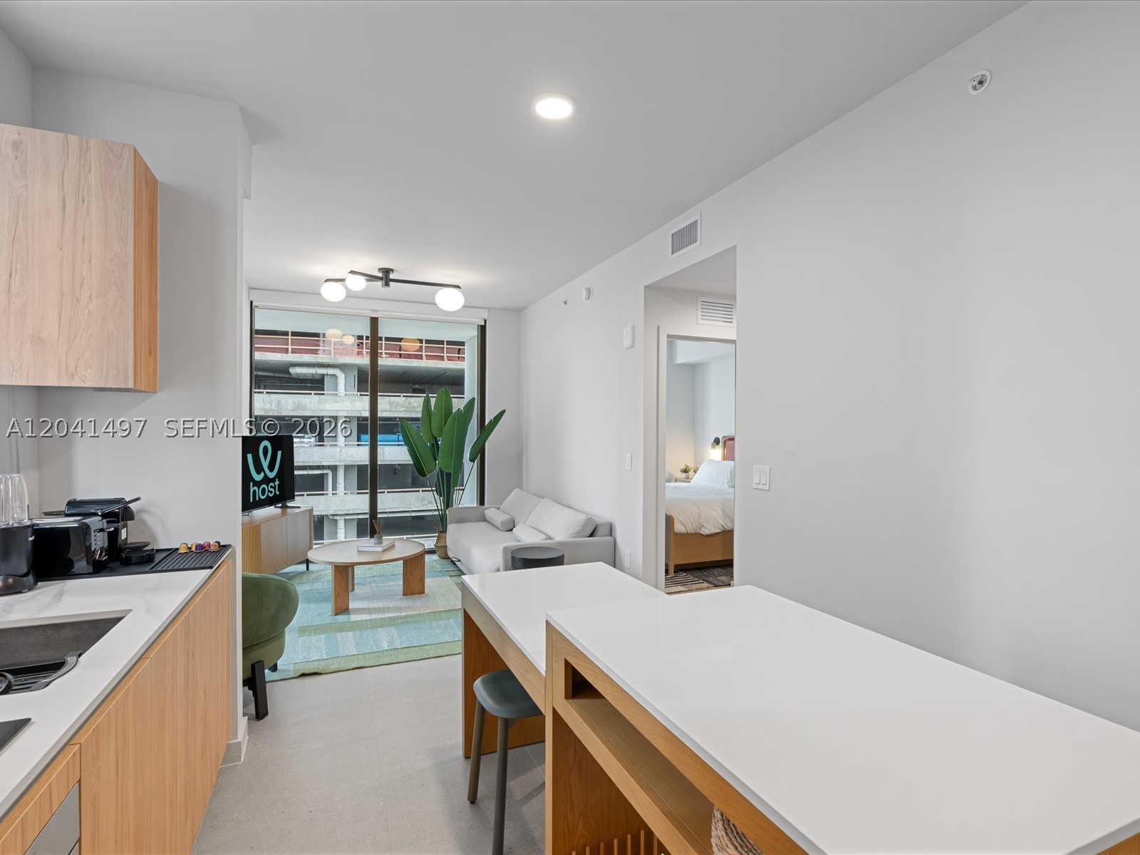 11 NE 6th St #807 Miami, FL 33132