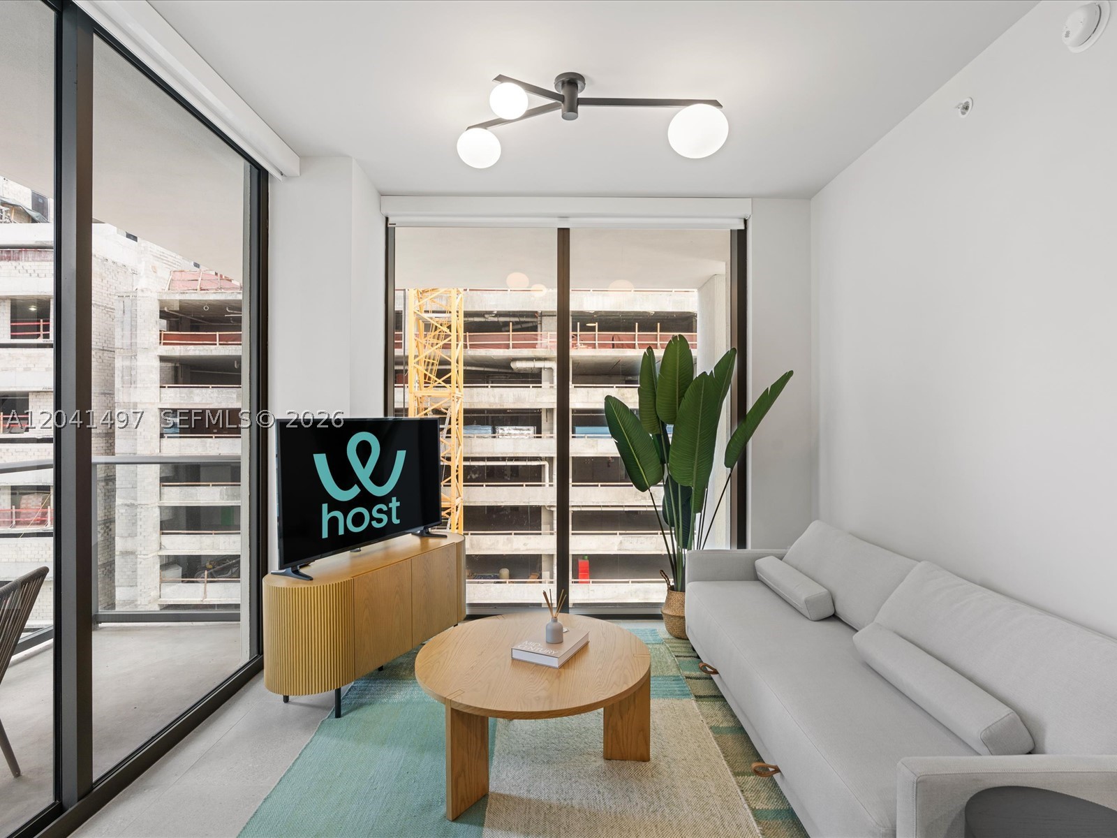 11 NE 6th St #807 Miami, FL 33132