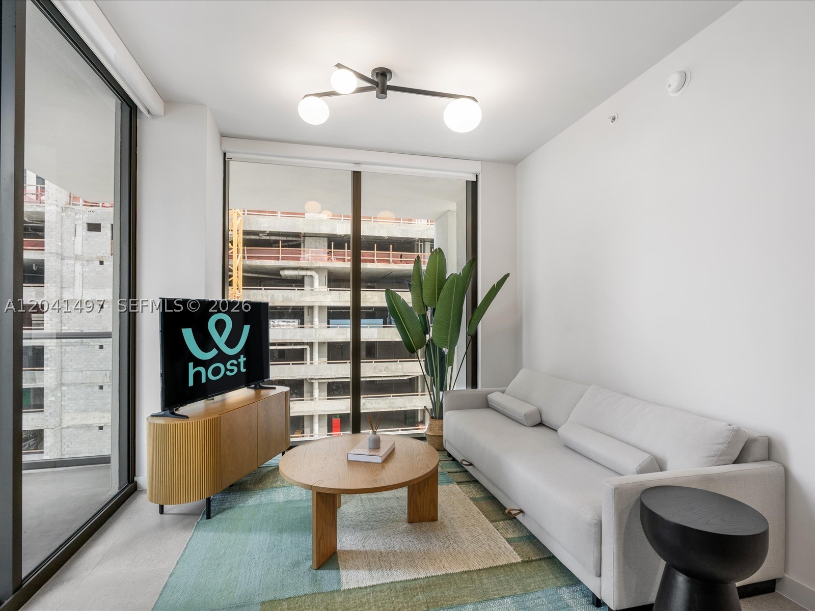 11 NE 6th St #807 Miami, FL 33132
