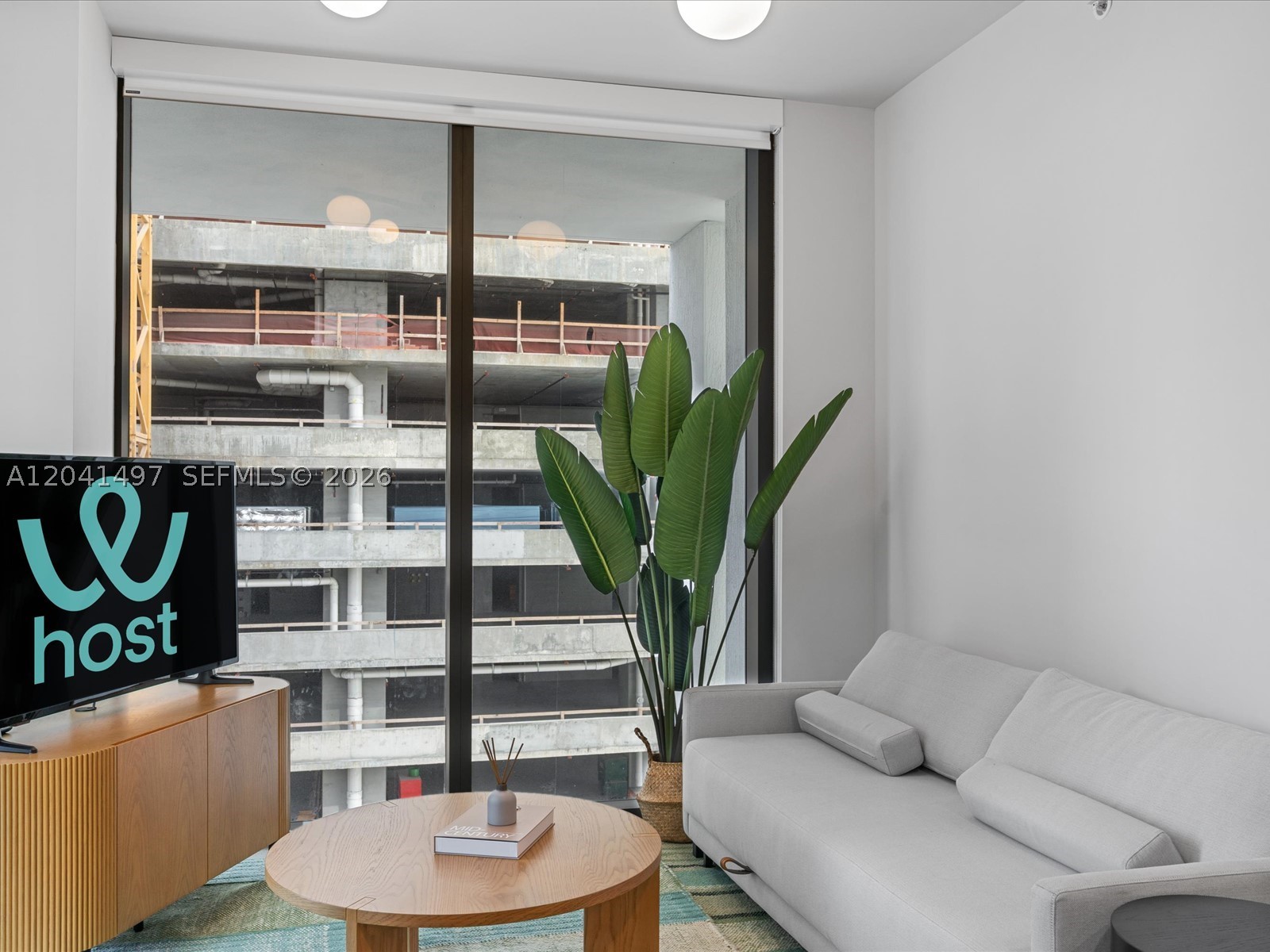 11 NE 6th St #807 Miami, FL 33132