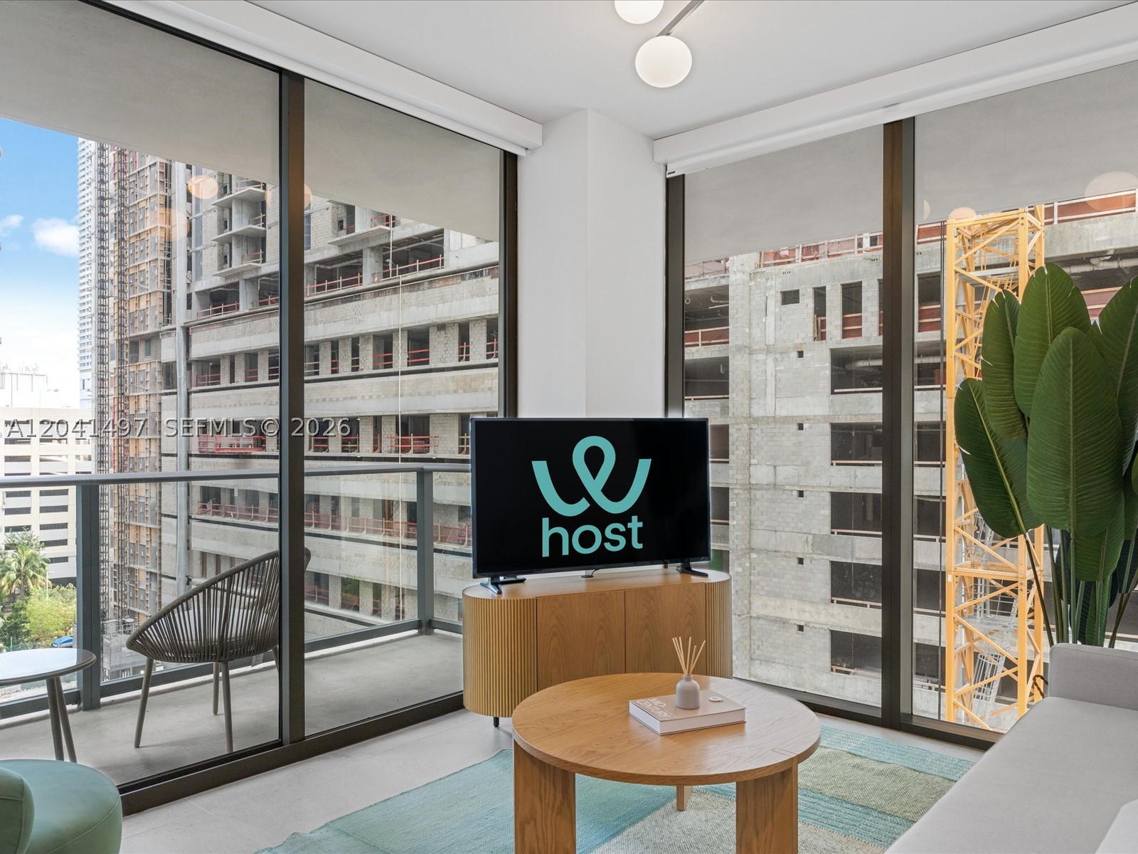 11 NE 6th St #807 Miami, FL 33132