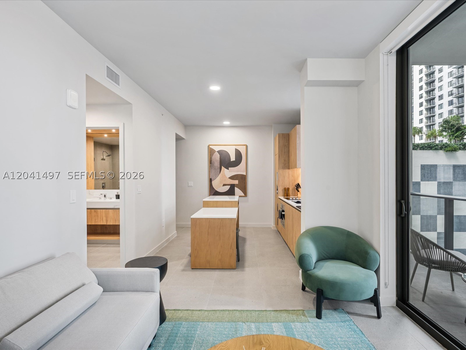 11 NE 6th St #807 Miami, FL 33132