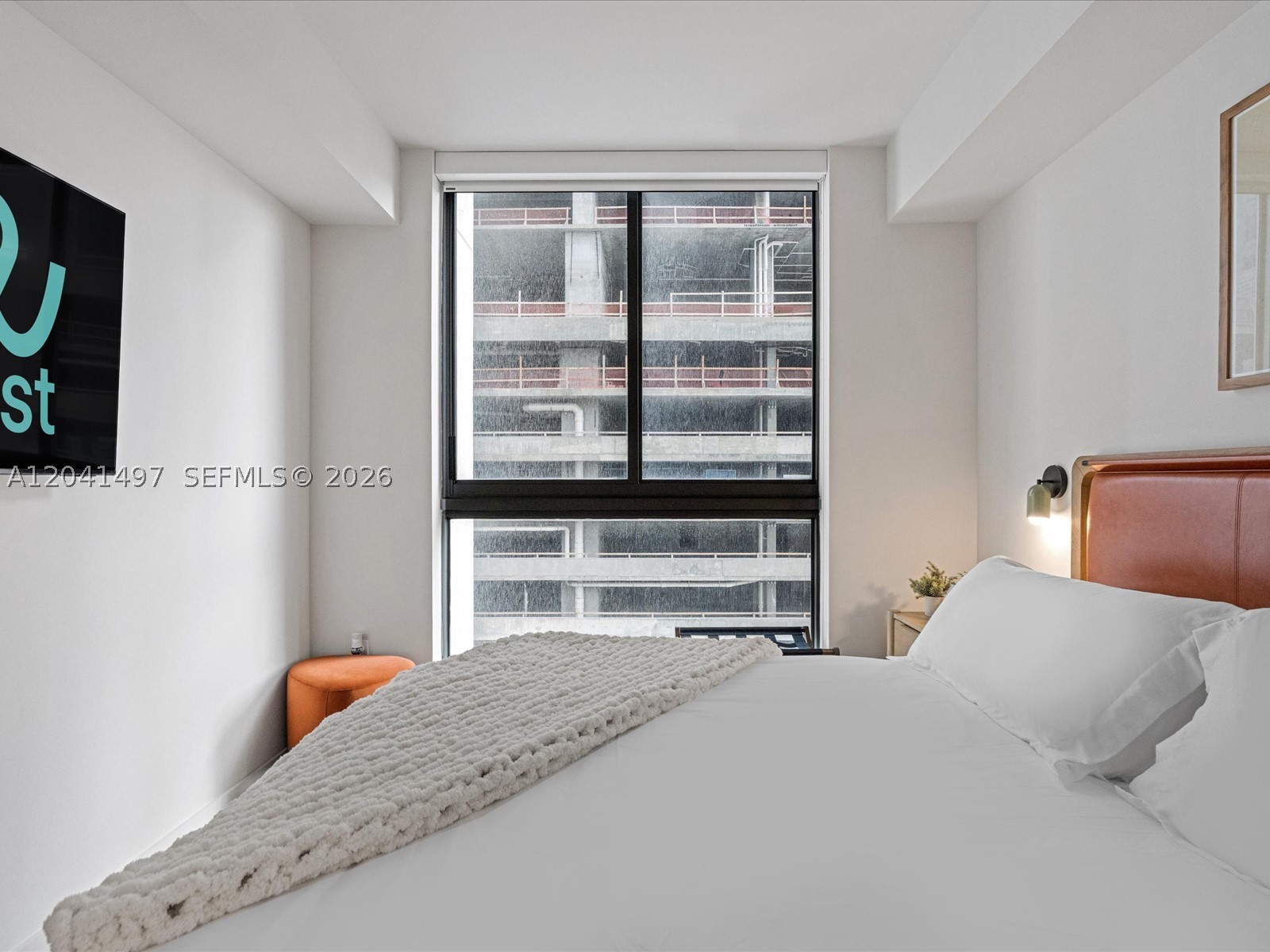 11 NE 6th St #807 Miami, FL 33132
