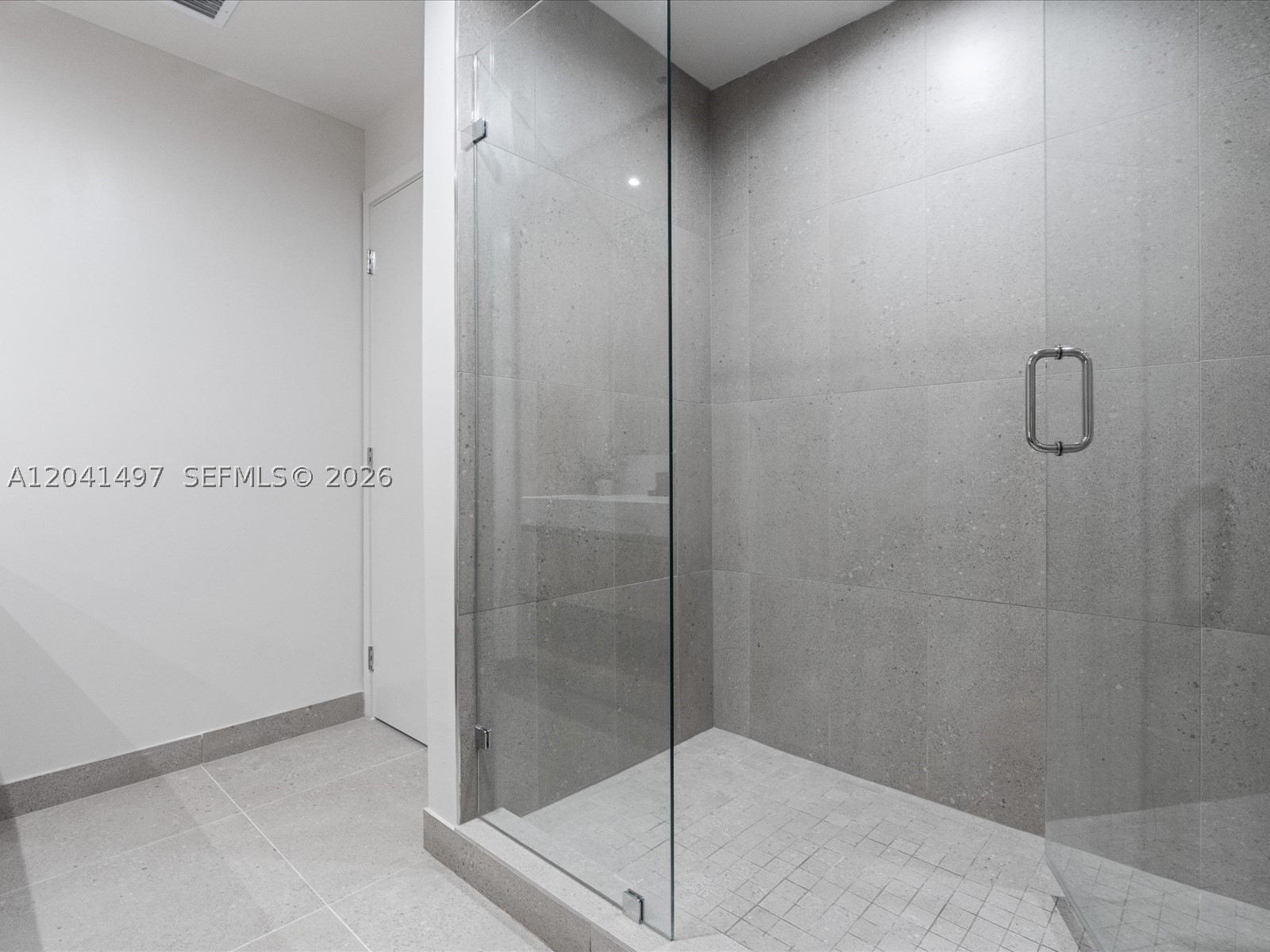 11 NE 6th St #807 Miami, FL 33132