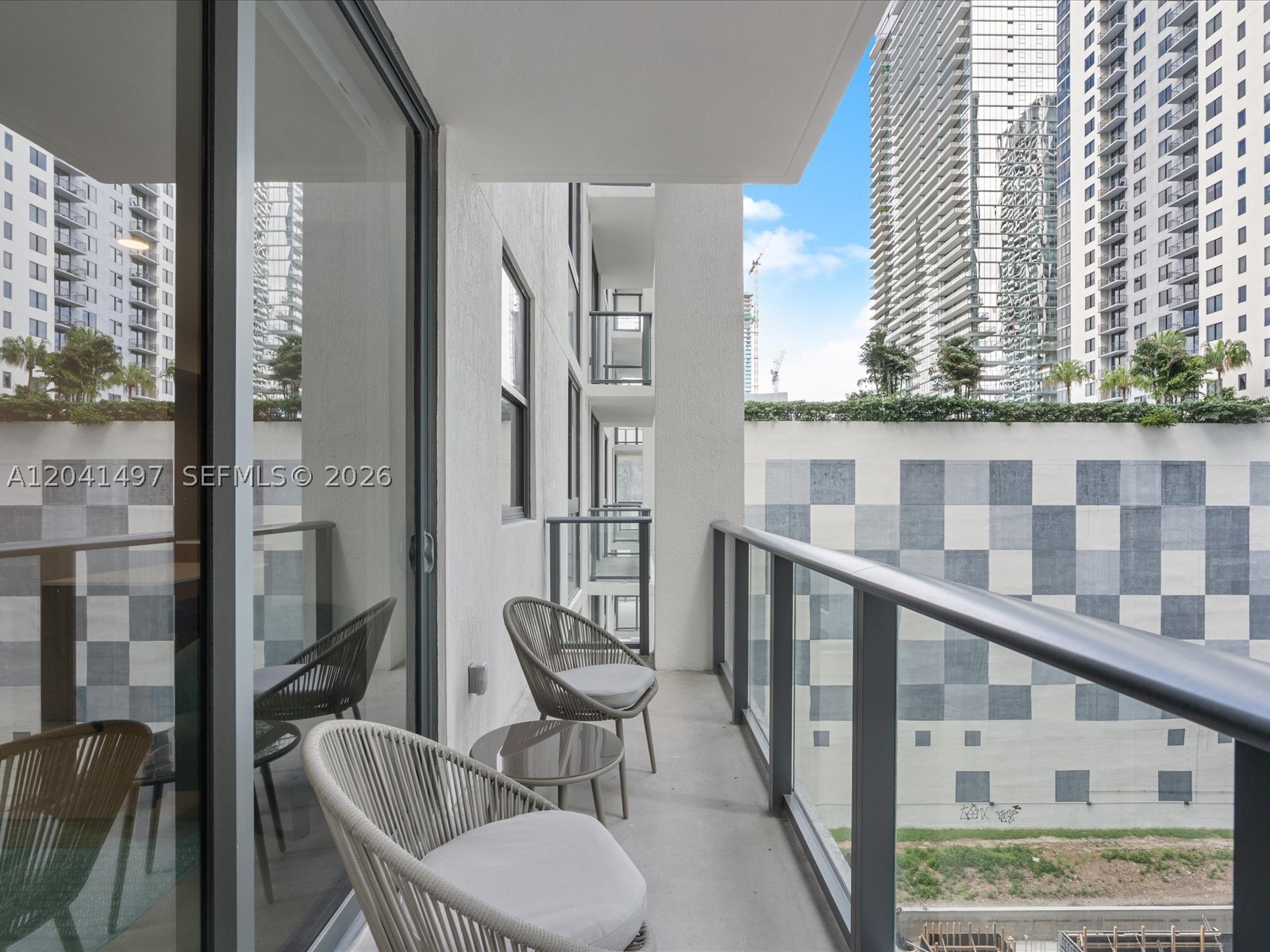 11 NE 6th St #807 Miami, FL 33132