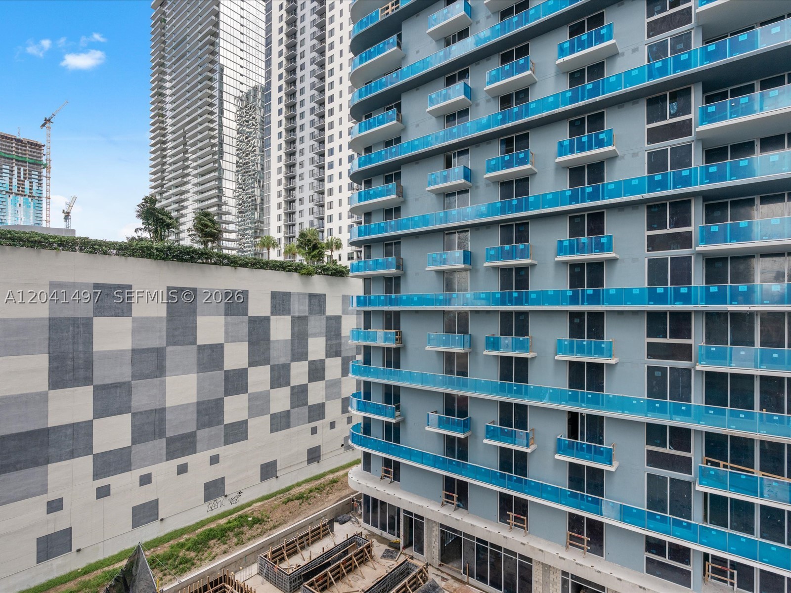 11 NE 6th St #807 Miami, FL 33132