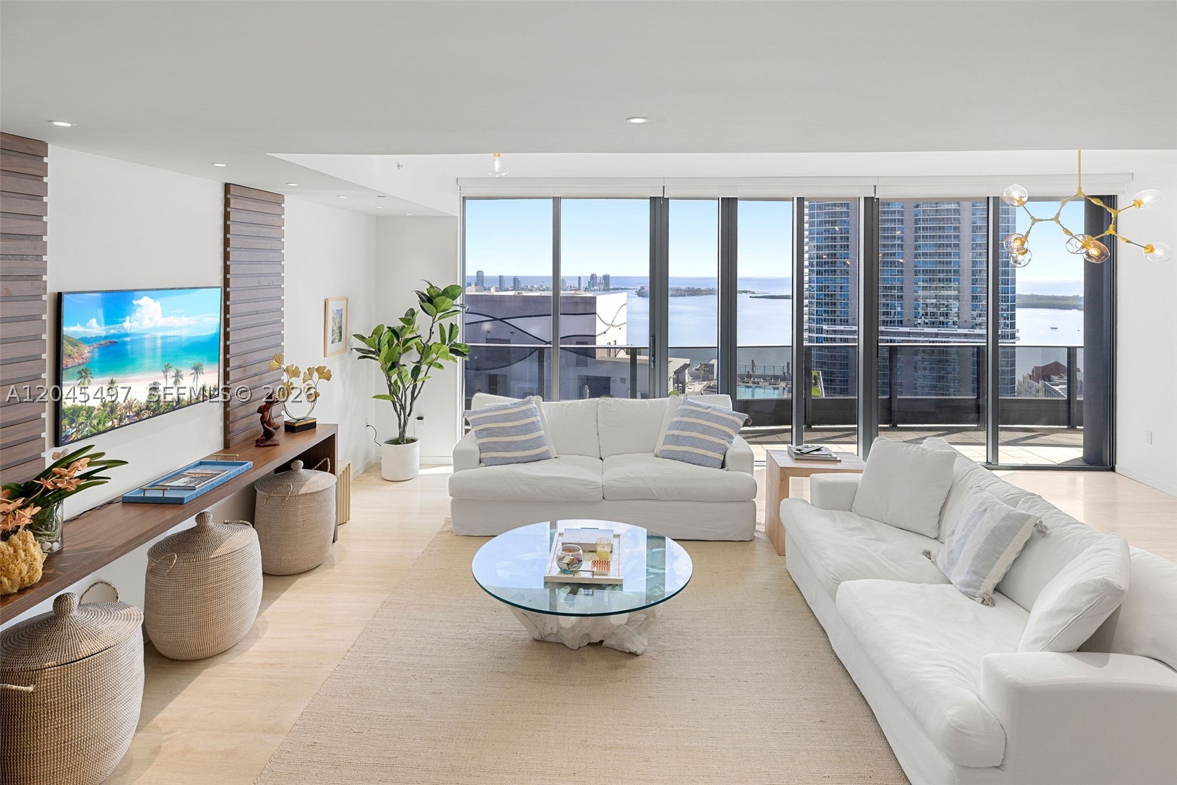 1000 Brickell Plz #PH5403 Miami, FL 33131