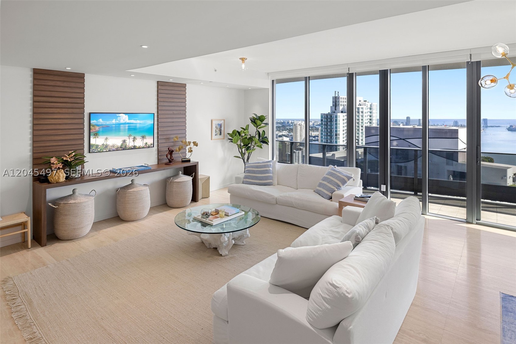 1000 Brickell Plz #PH5403 Miami, FL 33131