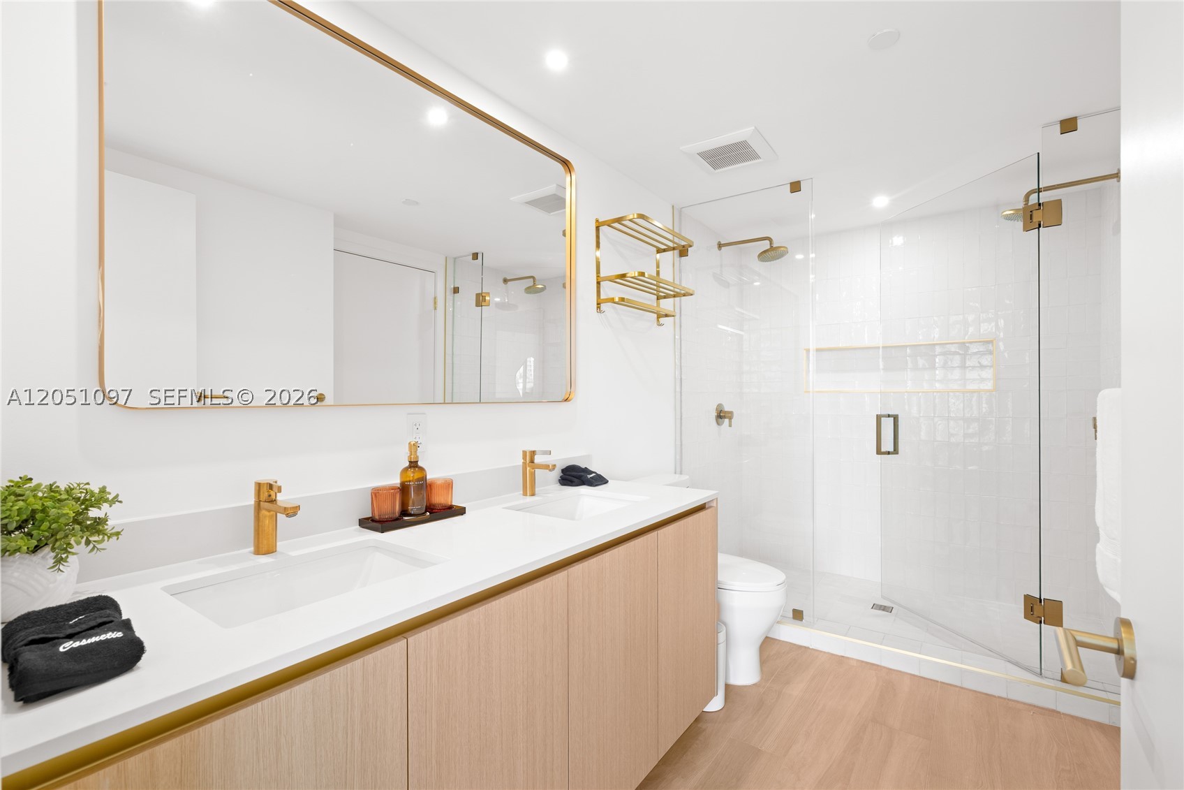 90 NE 32nd St #808 Miami, FL 33127