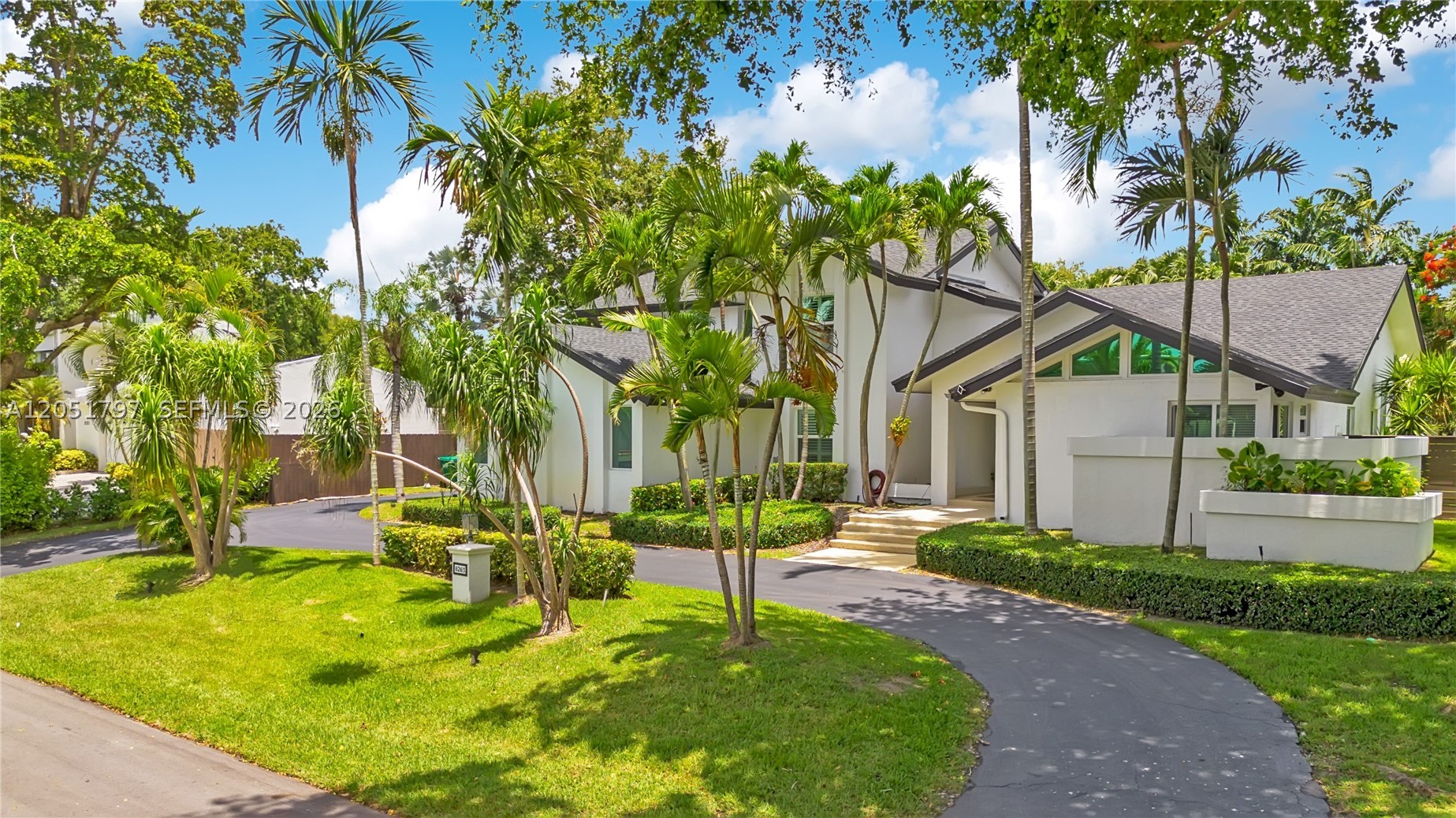 8265 SW 176th Ter Palmetto Bay, FL 33157